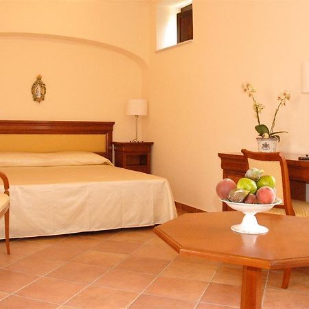 L' Antico Cortile Hotell Caserta Exteriör bild